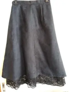 ブラックフレアースカート、レース付き