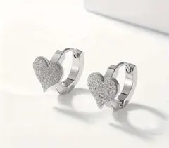 ハート型ピアス