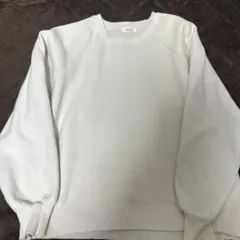 ホワイト ラグランスリーブ ニットセーター