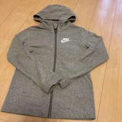 Nike グレー フード付きパーカー