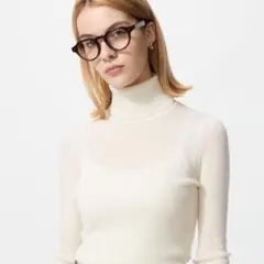 ユニクロ メリノリブタートルネックセーター オフホワイト Sサイズ