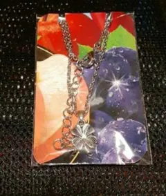 四つ葉のクローバーペンダントネックレス　幸運　在庫最後の1連