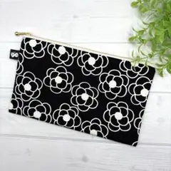 【SALE】フラットポーチ♡カメリア柄　通帳　お薬手帳　小物入れ
