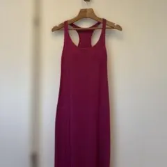 ノースリーブ ロングワンピース マキシ丈 シンプル 無地 ピンク　ユニクロ