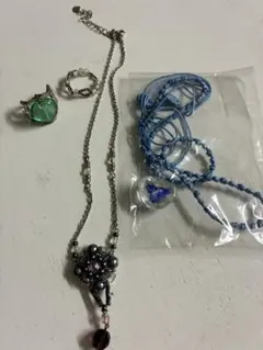 ネックレスとリングセット　ビーズ　ブレスレット