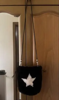 ファー風 星型 ショルダーバッグ / CONVERSE TOKYO好きな方