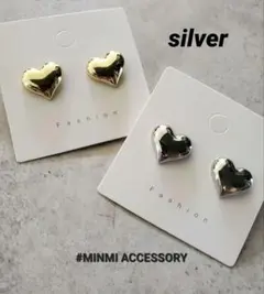 【新品】◼️sale◼️匿名発送◼️大人気♡ぷっくりハートピアス♡シルバー♡