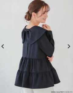 Fitmore バックリボンカラーパールボタンペプラムブラウス　ネイビー