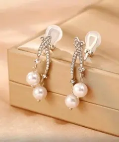 パールとクリスタルのドロップイヤリング ブライダル ウェディング