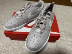 NIKEスニーカー　レディース 23.5センチ