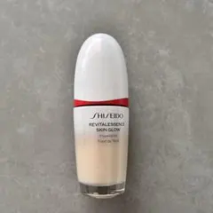 エッセンス スキングロウ ファンデーション