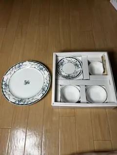 ナルミ デザートセット 大皿1枚 カップアンドソーサー5客 スプーン　新品未使用