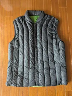 VICTRINOXブラックダウンベスト・キルティングデザイン
