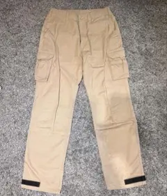 LEVI’S　ベージュ チノパンツ サイドポケット付き　サイズ30インチ