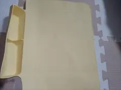 黄色いポケット付きお食事マット