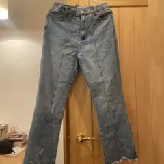 最旬美脚デニム。裾フリンジセミフレアデニムパンツ　Lサイズ
