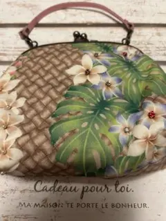 【訳あり】ハンドメイド　花柄がま口ポーチ　レース装飾付き　ハワイアン風