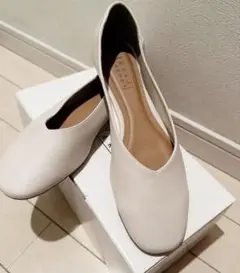 新品　ローリーズファーム　パンプス　フラットシューズ　オフホワイト　Mサイズ