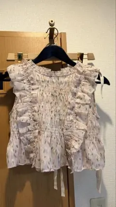 snidel タグ付きフリル付きノースリーブトップス 薄いピンク