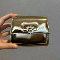 【新品・未使用】FERRAGAMO ミニバッグ / ショルダーバッグ ゴールド