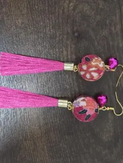 ハンドメイド ピンクタッセル ピアス
