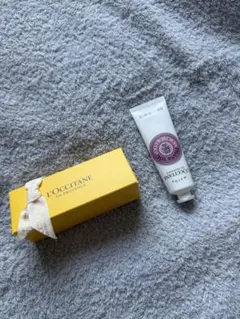 L'OCCITANE シアハンドクリーム 30ml ギフトボックス付き