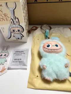 popmartラブブ　モンスターキャラクター イニシャルキーホルダー