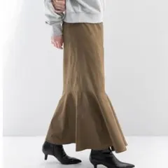 ローリーズファーム　スエードマーメイドスカート　　ロングスカート　ブラウン