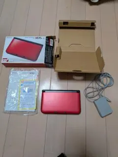 ニンテンドー 3DSLL レッド 本体 充電アダプタ付き＋ソフト5本