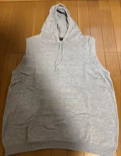 グレー フード付きベスト