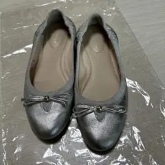 Cole Haan シルバー フラットシューズ　5.5Bのサムネイル