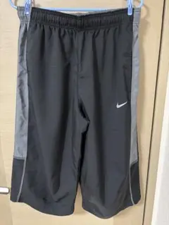 Nike ブラック ショートパンツ Mサイズ