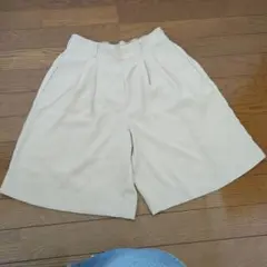 ハーフパンツ ベージュ