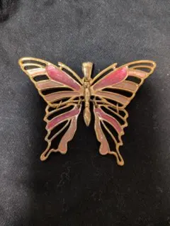 蝶のデザイン チャーム