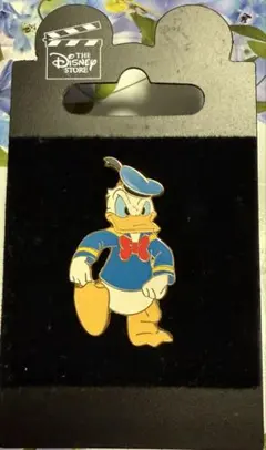 ディズニーストア　怒りながら歩く　ドナルド　ピン