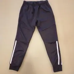 SHISKY 黒ジャージーパンツ サイド白ライン　140