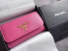 新品未使用　プラダ　ロゴ　サフィアーノ ６連　キーケース