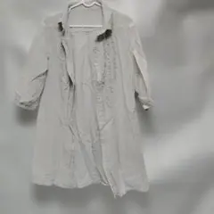 ホワイトボタンアップシャツ 五分袖刺繍