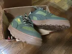 PUMA スニーカー カーキ ガムソール