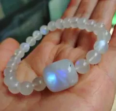レインボームーンストーン ♡ 水晶ハート ブレスレット - メルカリ