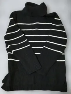 ROPÉ PICNIC タートルネックセーター 黒と白のストライプ
