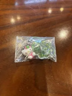 サンリオ　シークレットクローバーストラップ　キティ