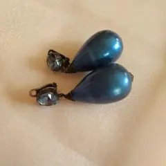 アビステ青いドロップ型パール風コットンパールイヤリング