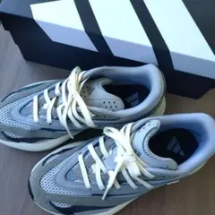 adidas アディダス　ライトブレイズ　グレー