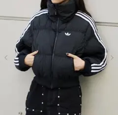 adidas ADICOLOR CROPPED DOWN PUFFER ブラック
