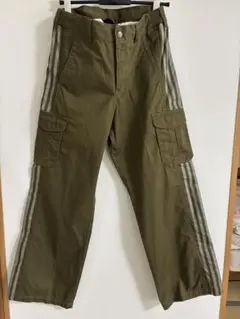 アディダス　カジュアルパンツ