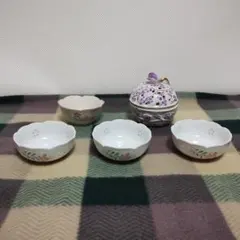 花柄 小鉢 4点セット 蓋に穴が開いている器のセット