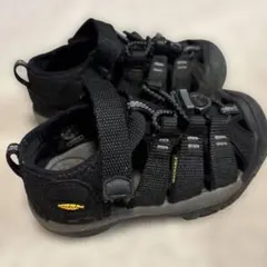 【KEEN】キッズ アウトドアサンダル 〈ブラック〉16㎝