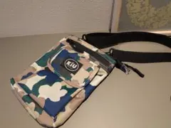 KIIU ショルダーバッグ　サコッシュ