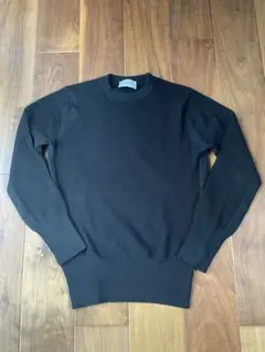 ダークブラウン ニット